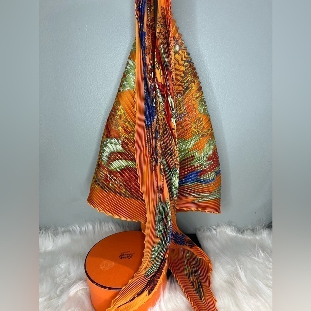 HERMES chapeau Carre 90 Multicolor Silk - Picture 10 of 17